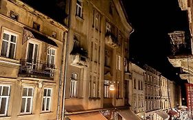 Апартаменти біля Площі Ринок на вулиці Староєврейській 15-2а